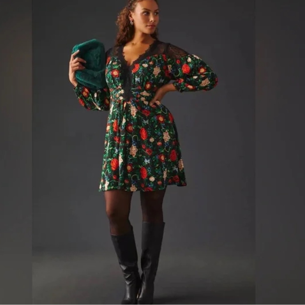 NWT Anthropologie Lacy V-Neck Mini
Dress Floral Long Sleeve Sz 14
